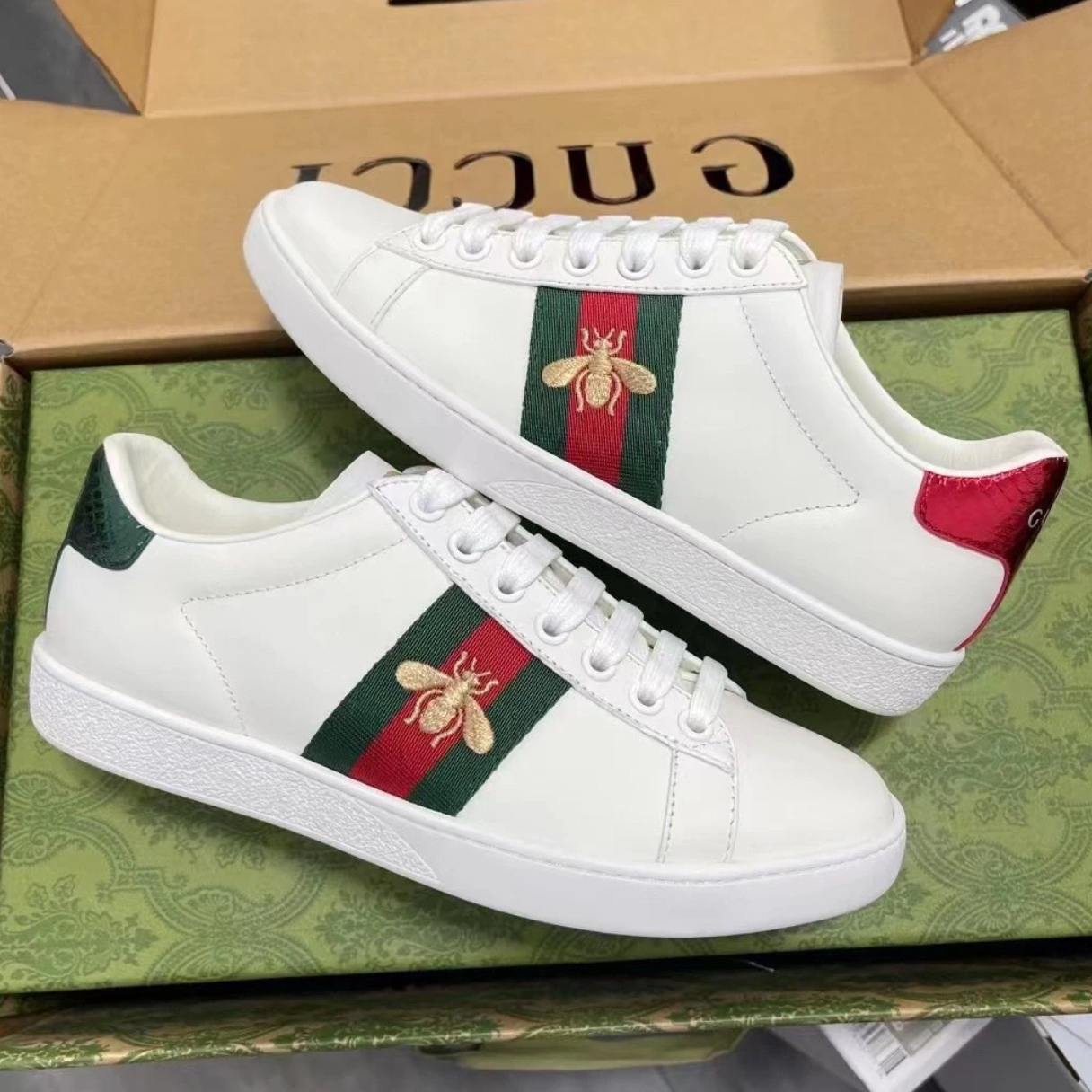 未使用 GUCCI/古驰 全新 白色蜜蜂刺绣板鞋 古驰ACE小白鞋 多尺码