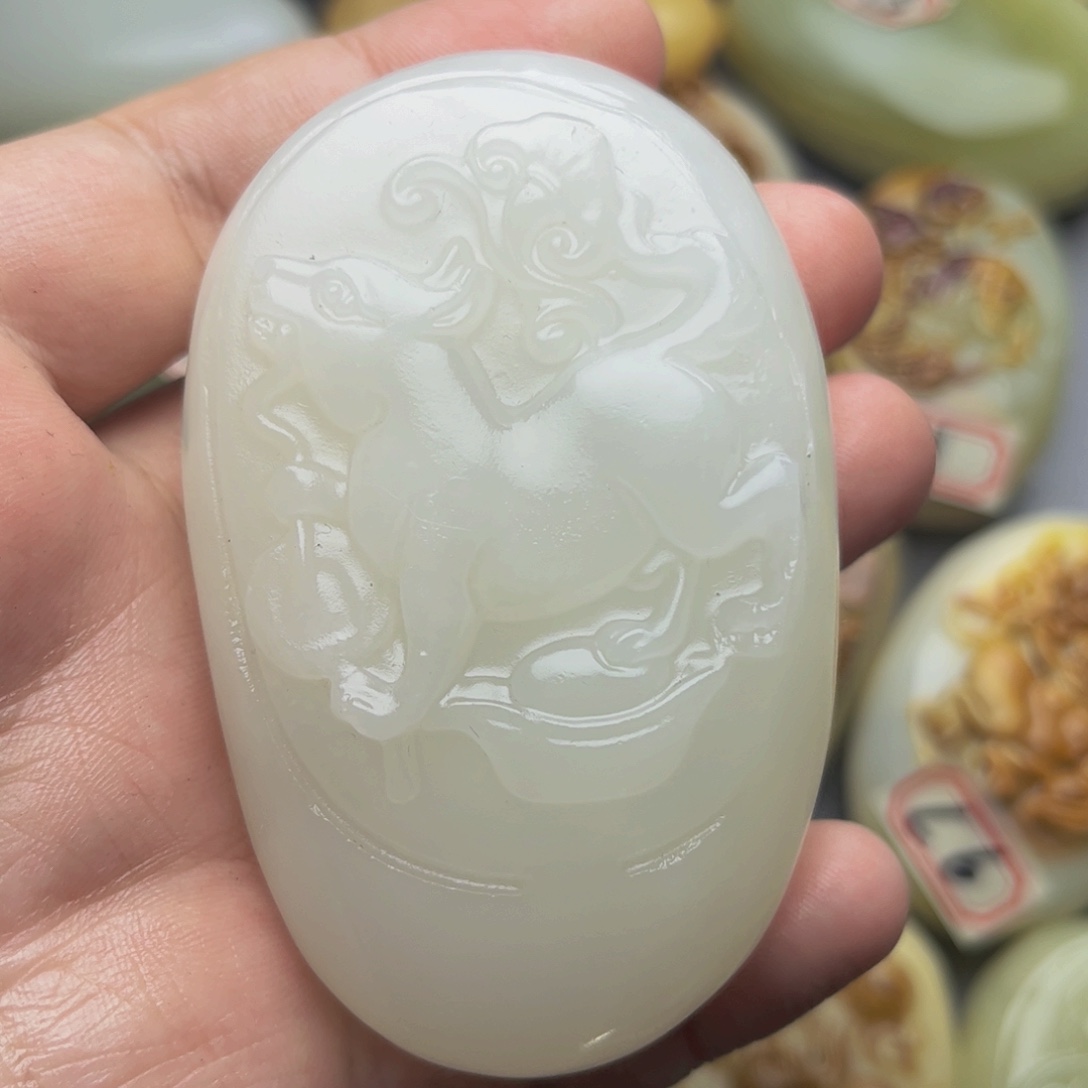 石材方解石手把件狗