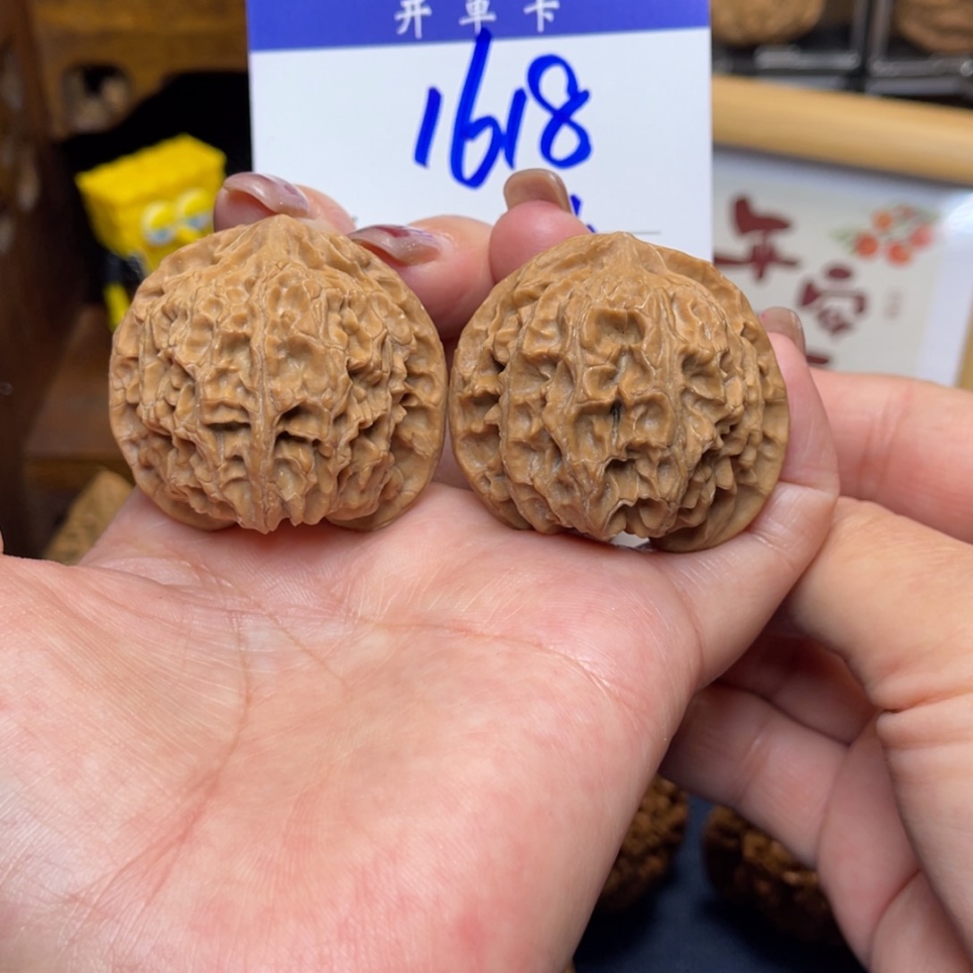 桃核把件苹果42李。   