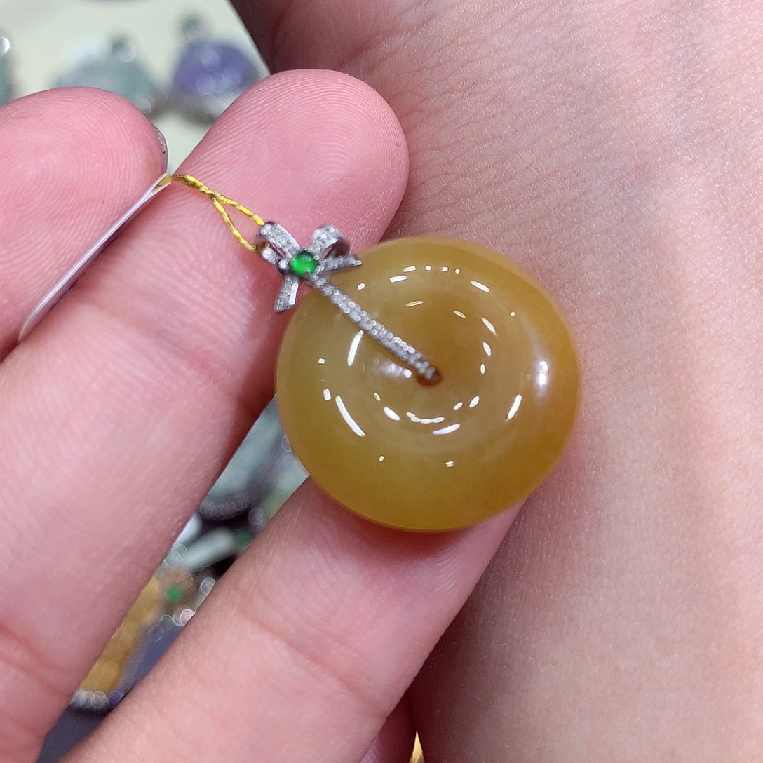 翡翠吊坠(不含链)18K金镶嵌