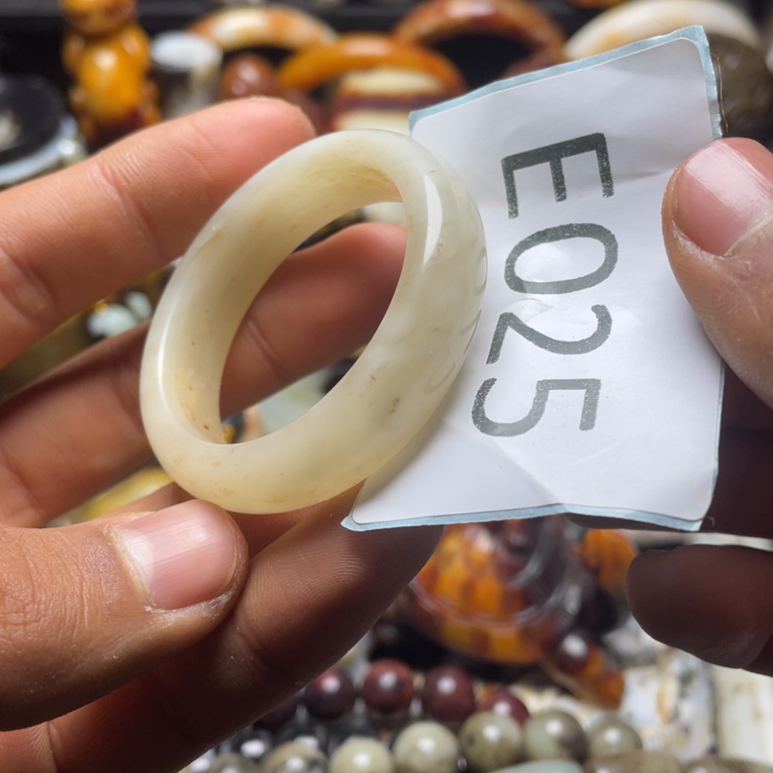 和田玉（糖玉）挂件未镶嵌