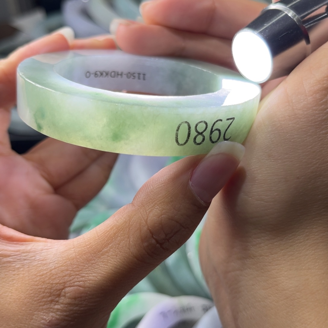 定制翡翠手镯未镶嵌