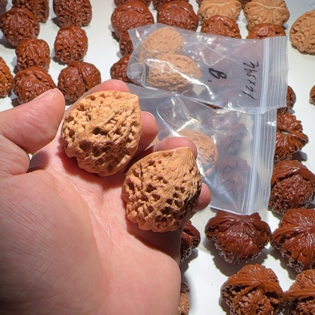 文玩核桃把件耶**?沈鸡文玩手把件