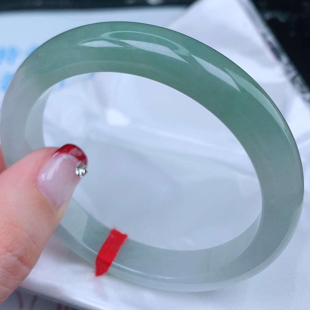 翡翠手镯未镶嵌天然