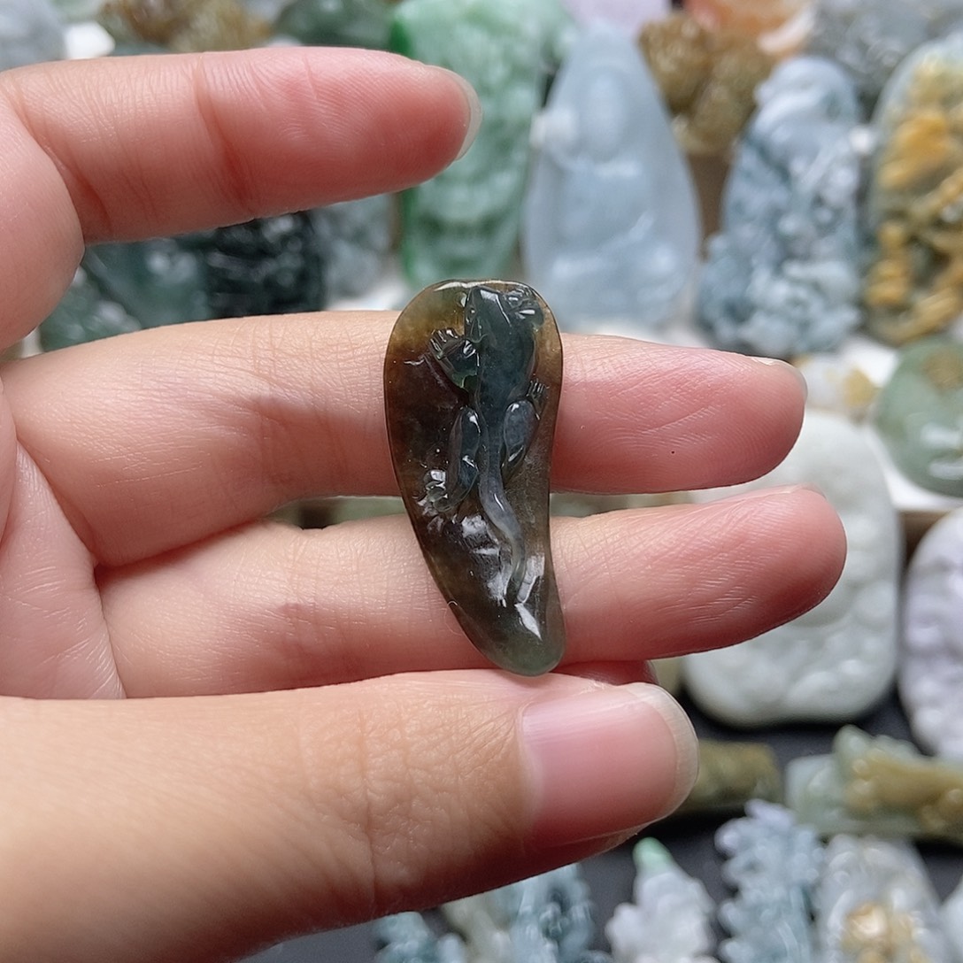 翡翠未镶嵌颈饰翡翠