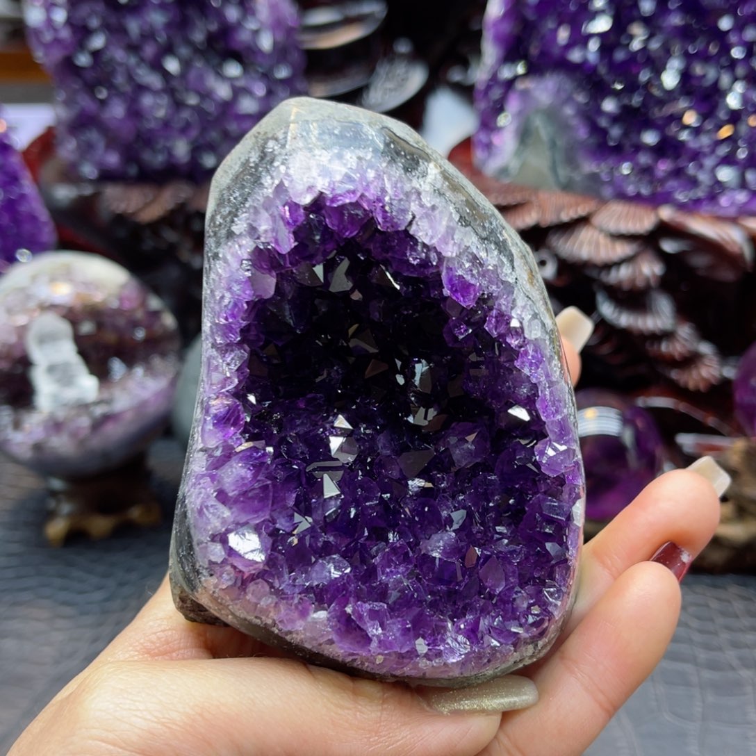 紫晶大型摆件（非配饰）未镶嵌