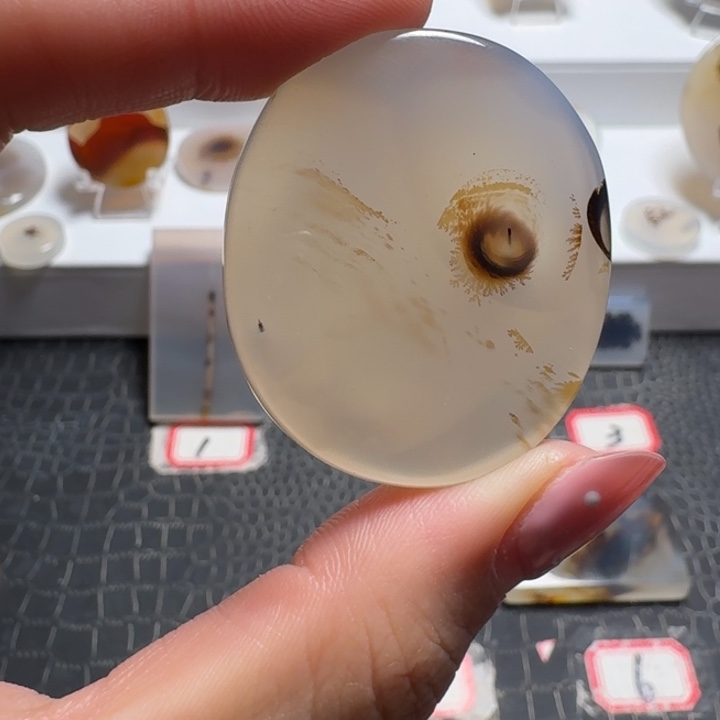 玛瑙/玉髓未镶嵌珠宝奇石