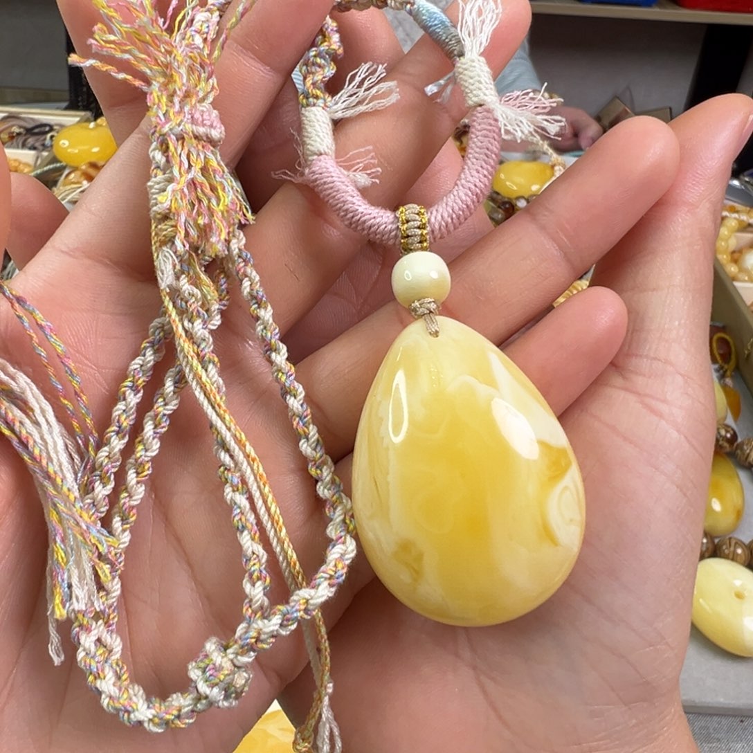 蜜蜡裸石未镶嵌蜜蜡