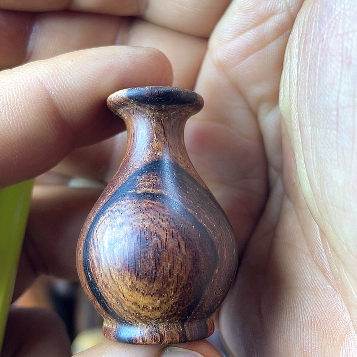 微凹黄檀（南美大红酸枝）