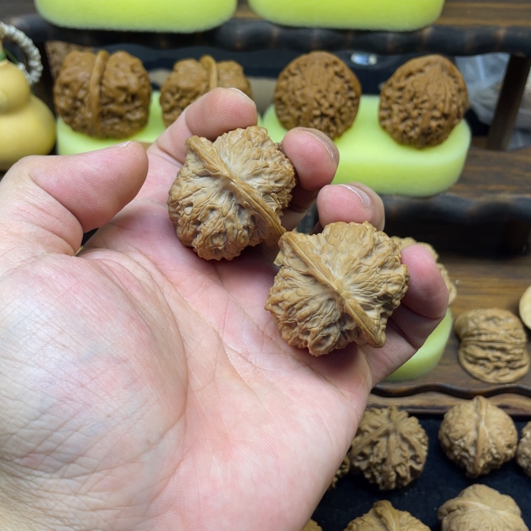 吊坠文玩核桃血麒麟