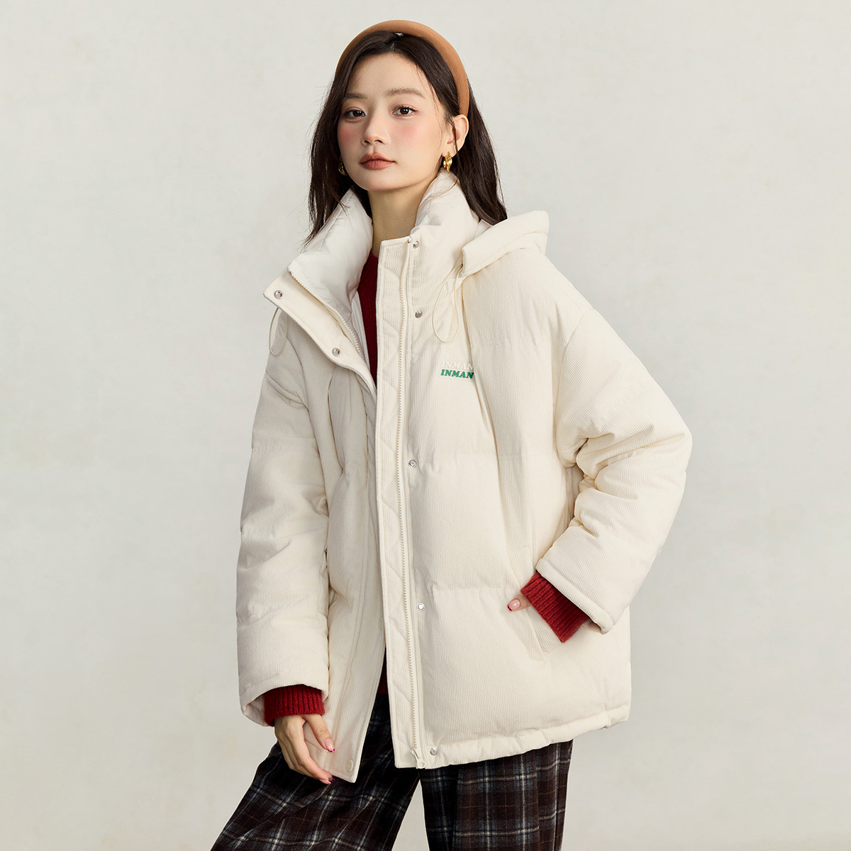 茵曼时尚保暖连帽羽绒服女2025冬季宽松加厚灯芯绒鸭绒外套