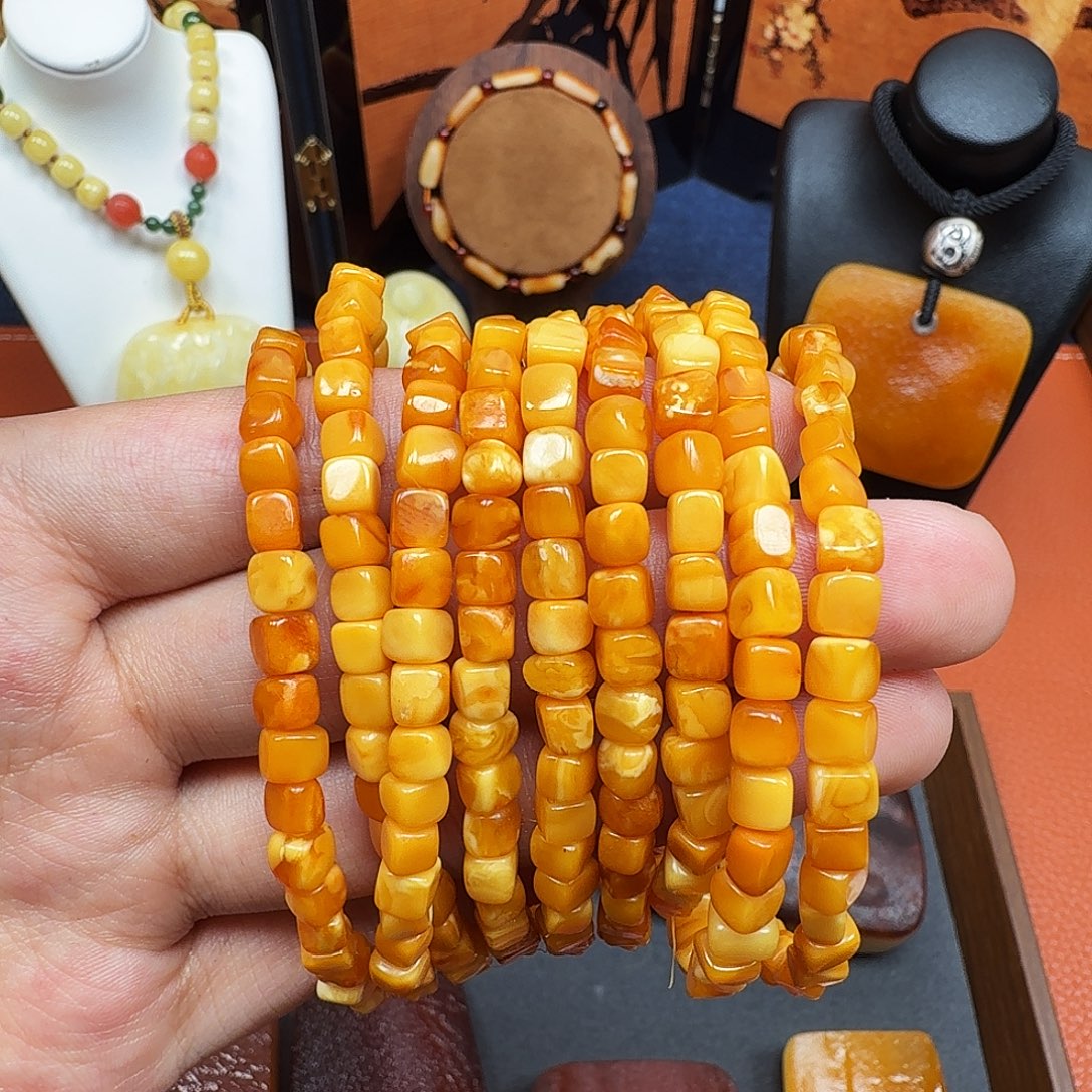 蜜蜡未镶嵌吊坠(赠链)