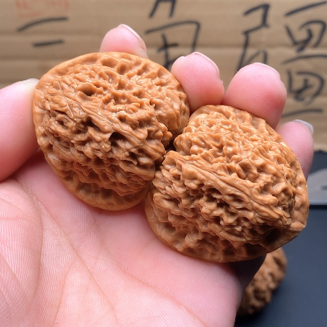 把件文玩核桃编号4三角疆44