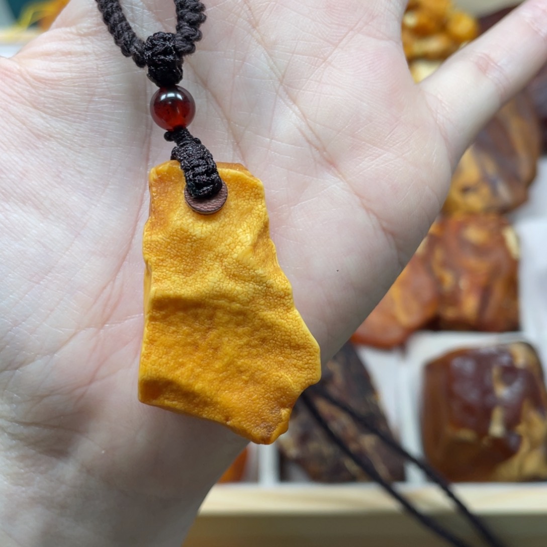 琥珀珠宝奇石未镶嵌