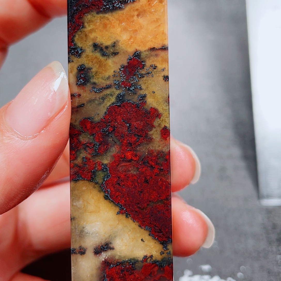 玉桂林鸡血玉印章镇尺9