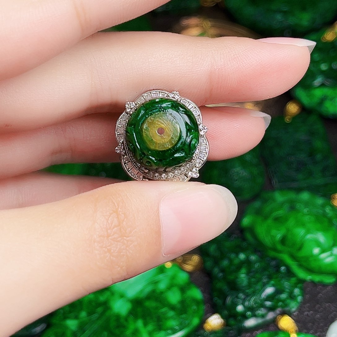 颈饰未镶嵌翡翠多样性