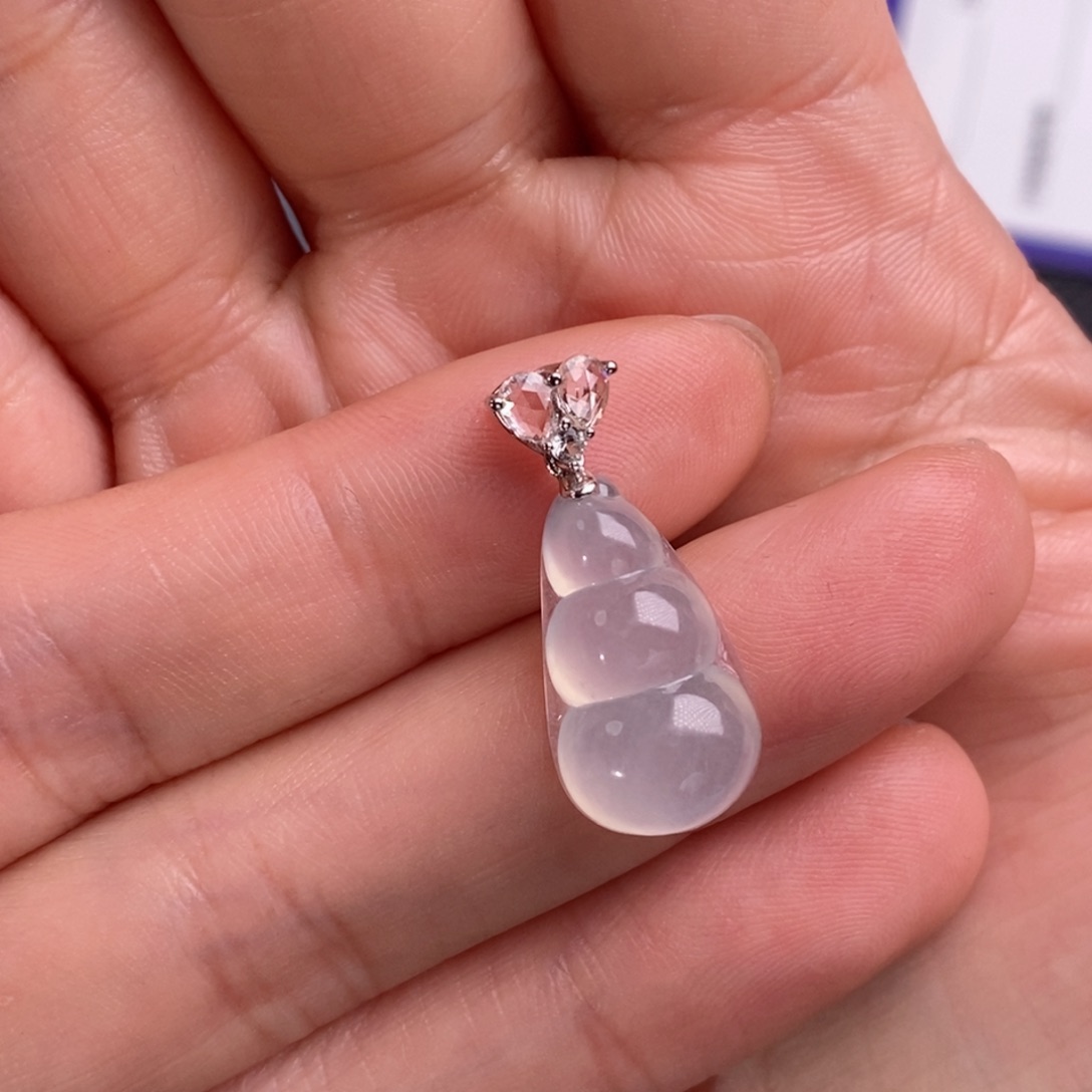 翡翠颈饰18K金镶嵌福豆