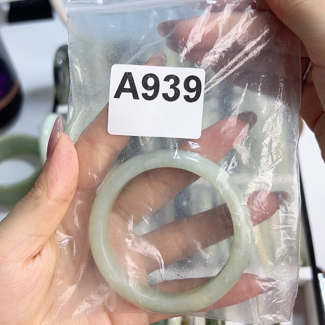 蛇纹石玉手镯未镶嵌小*雨