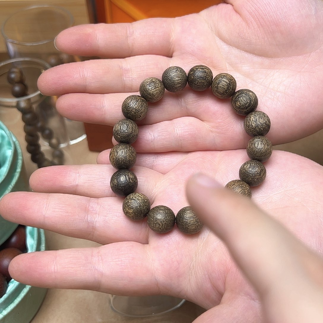 大叶紫檀（黑酸枝木类）