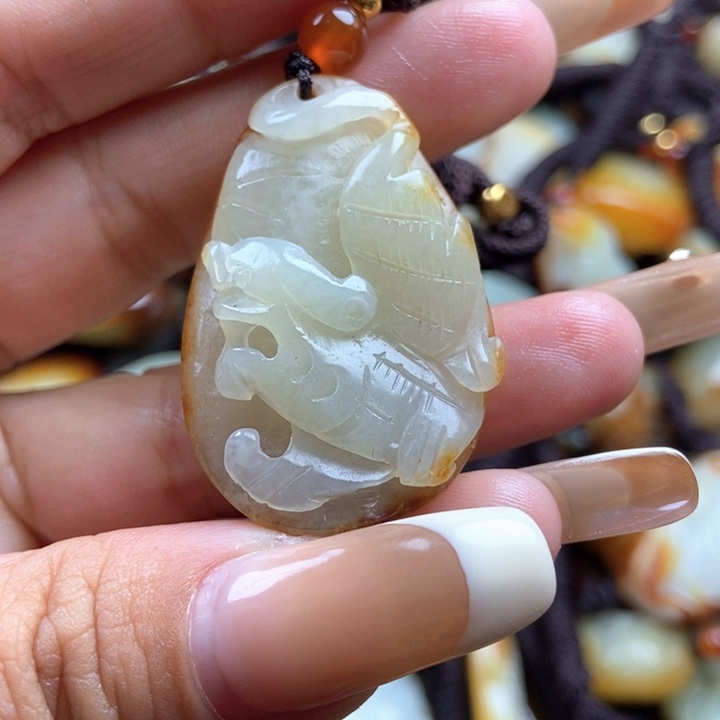 和田玉颈饰未镶嵌