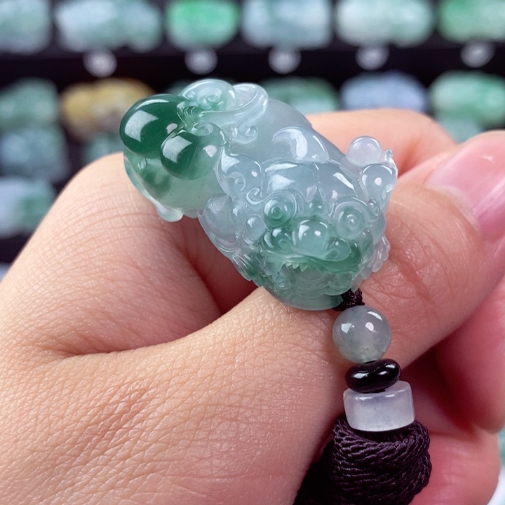 翡翠颈饰未镶嵌天然