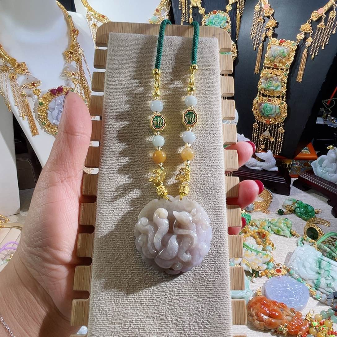 翡翠颈饰未镶嵌翡翠藕狐狐吊坠