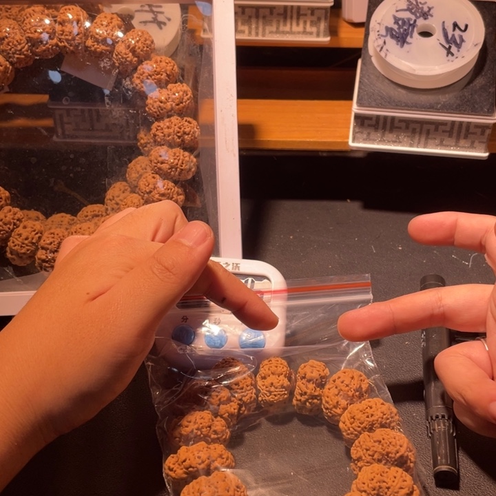 雪***松金刚菩提手串这个