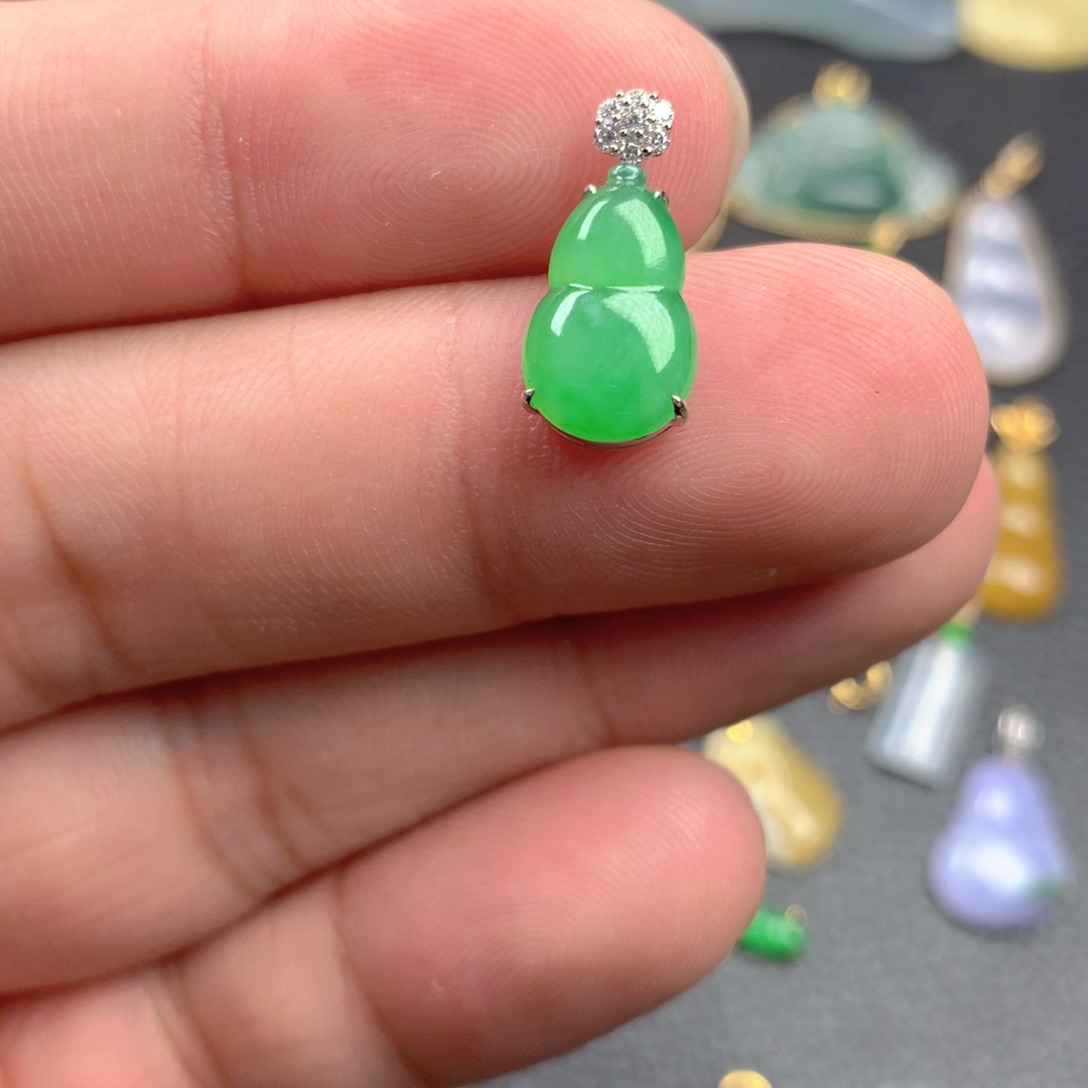 【闪购商品】颈饰18K金镶嵌翡翠翡翠