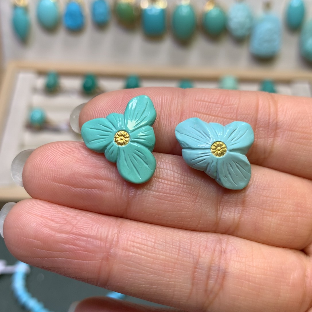 绿松石耳钉18K金镶嵌