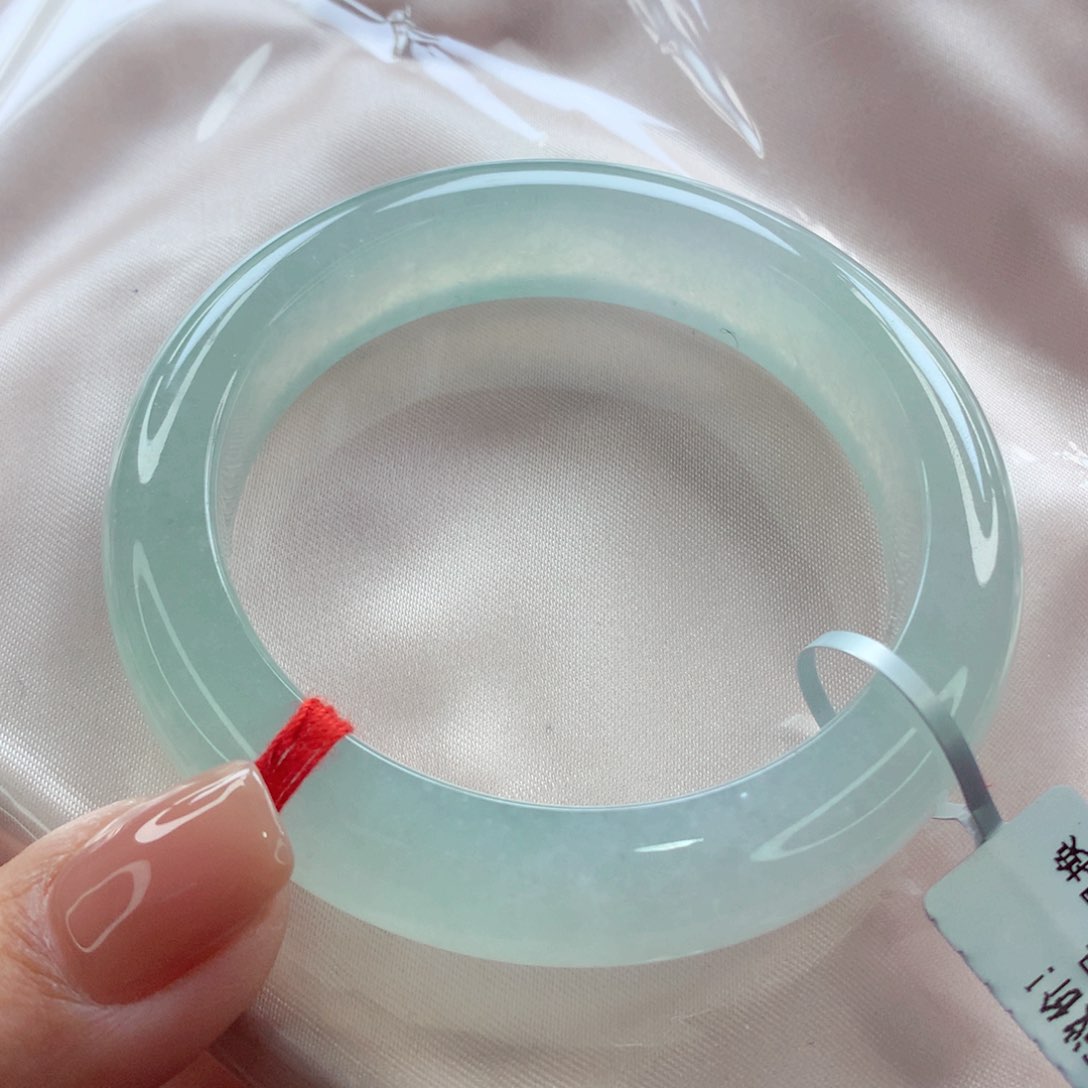 翡翠手镯未镶嵌师妹