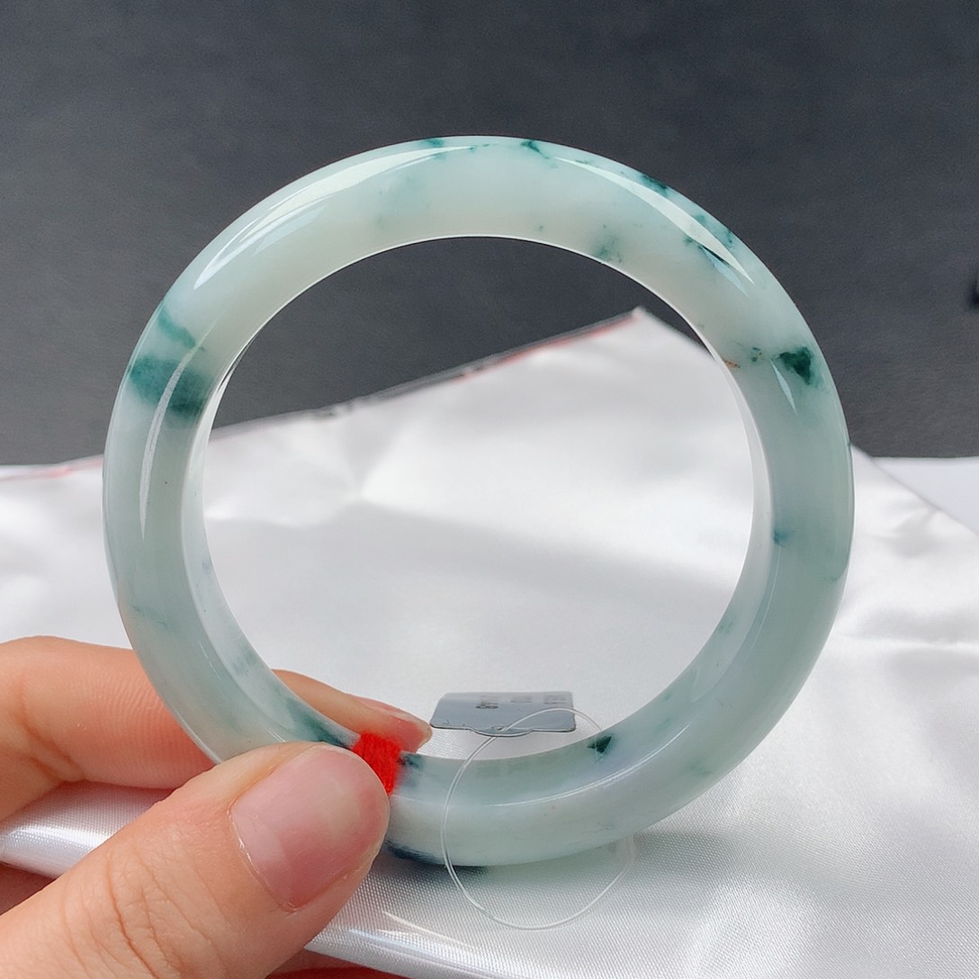 翡翠手镯未镶嵌61正56