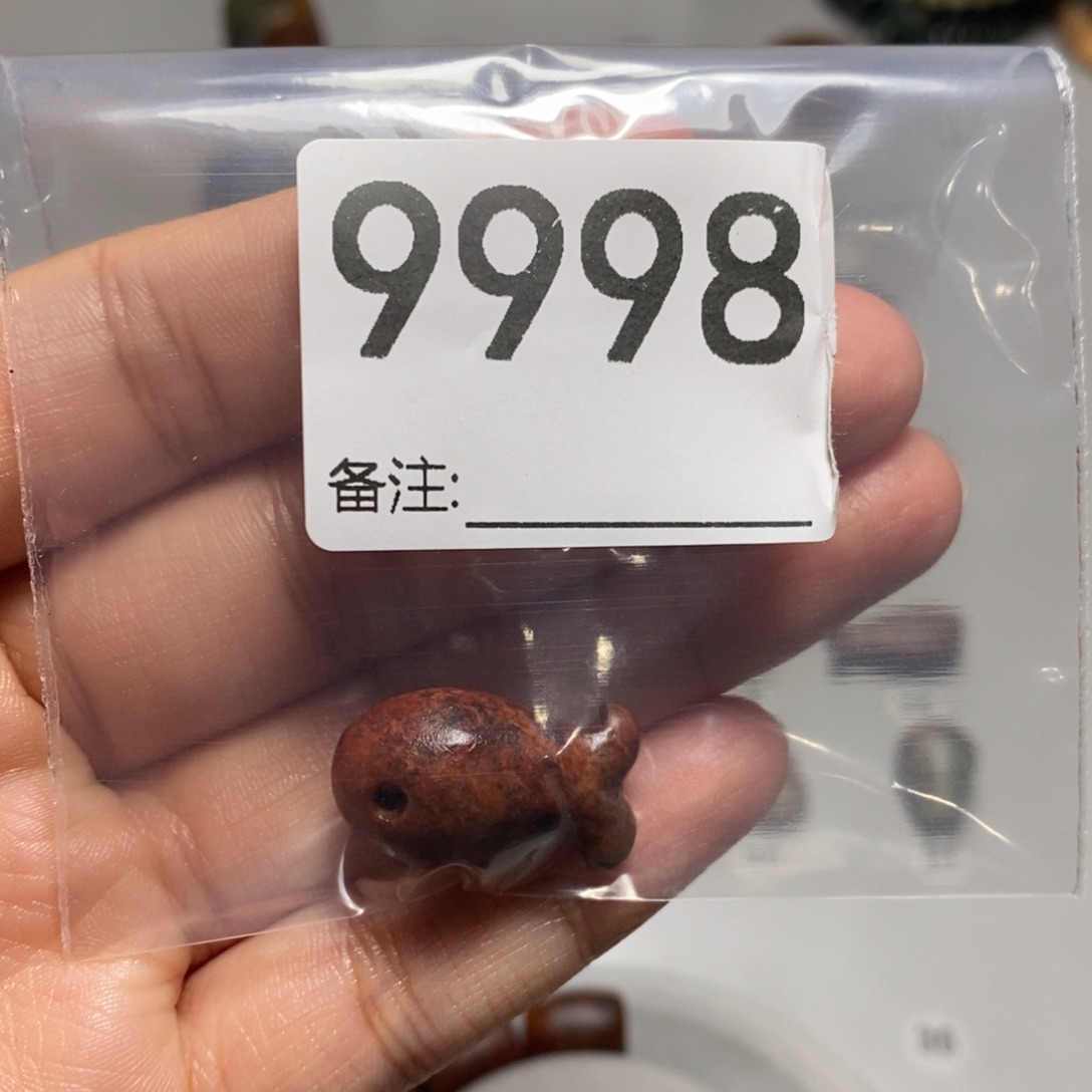 颈饰未镶嵌岫岩河磨玉（透闪石质玉）本*