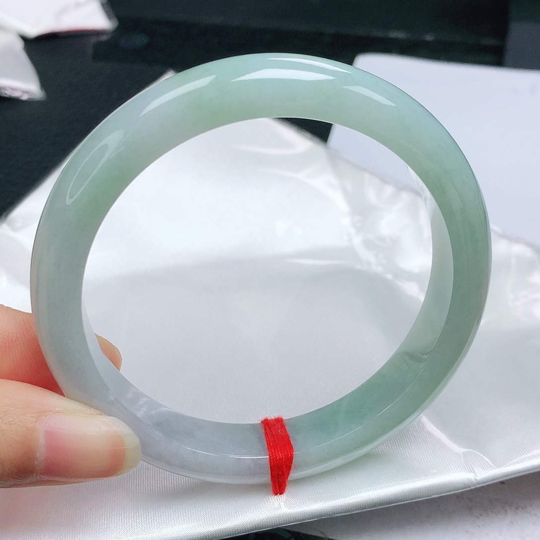 翡翠手镯未镶嵌正