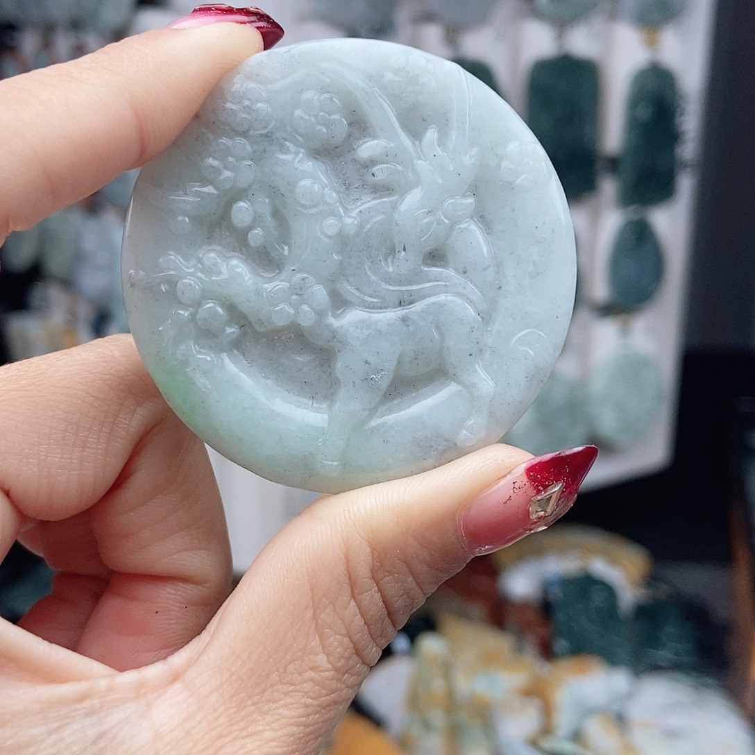 翡翠颈饰未镶嵌翡翠