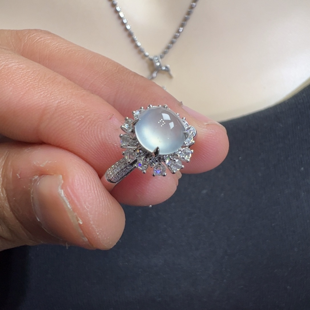 翡翠吊坠(不含链)18K金镶嵌