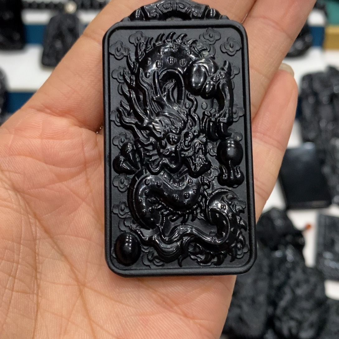 程***恋蛇纹石玉未镶嵌吊坠