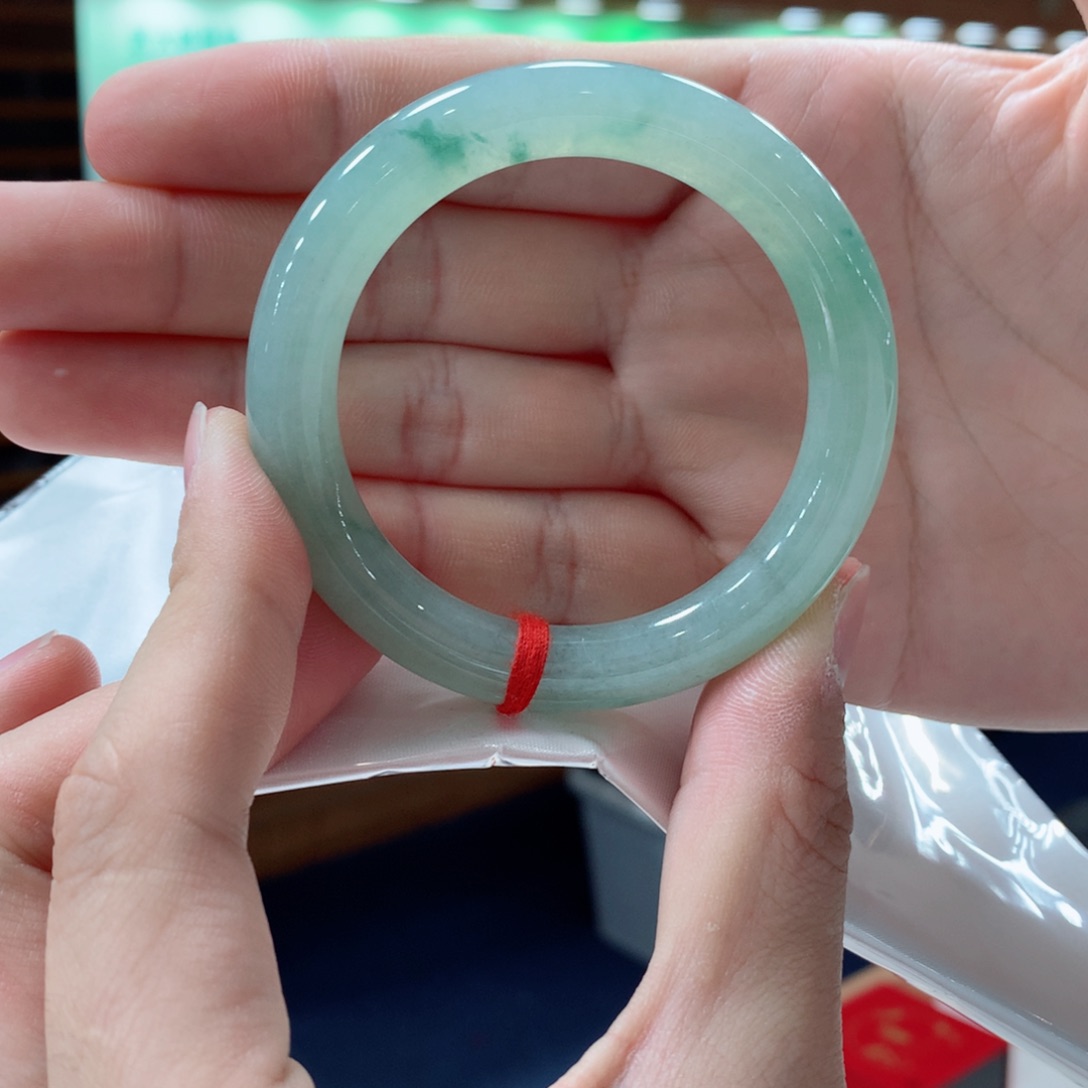 翡翠手镯未镶嵌金*买断