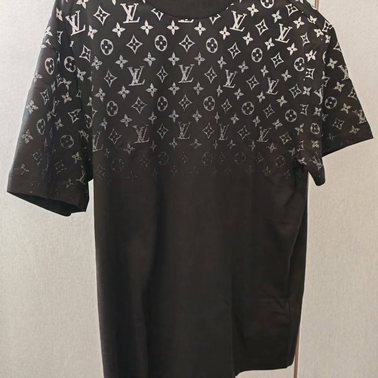 99新 LouisVuitton/路易威登 经典渐变T恤 048