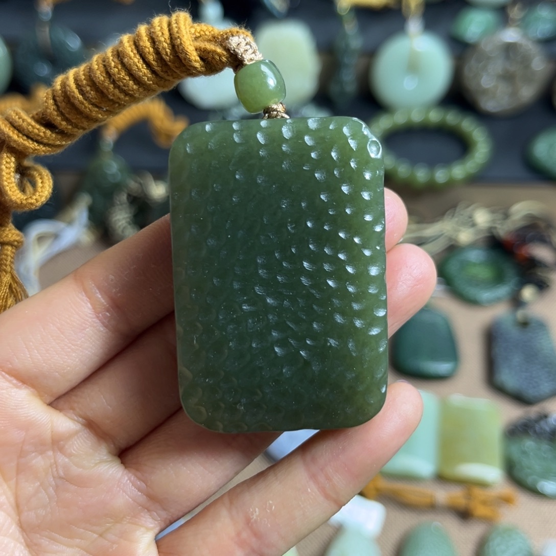 和田玉（糖玉）未镶嵌颈饰