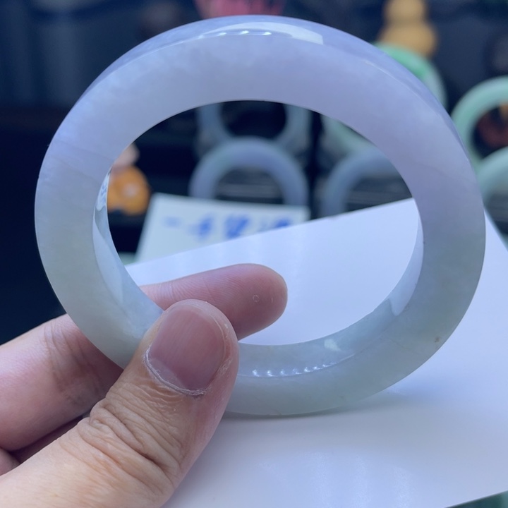 定制翡翠未镶嵌手镯