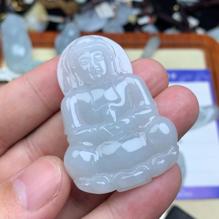 翡翠颈饰未镶嵌观音