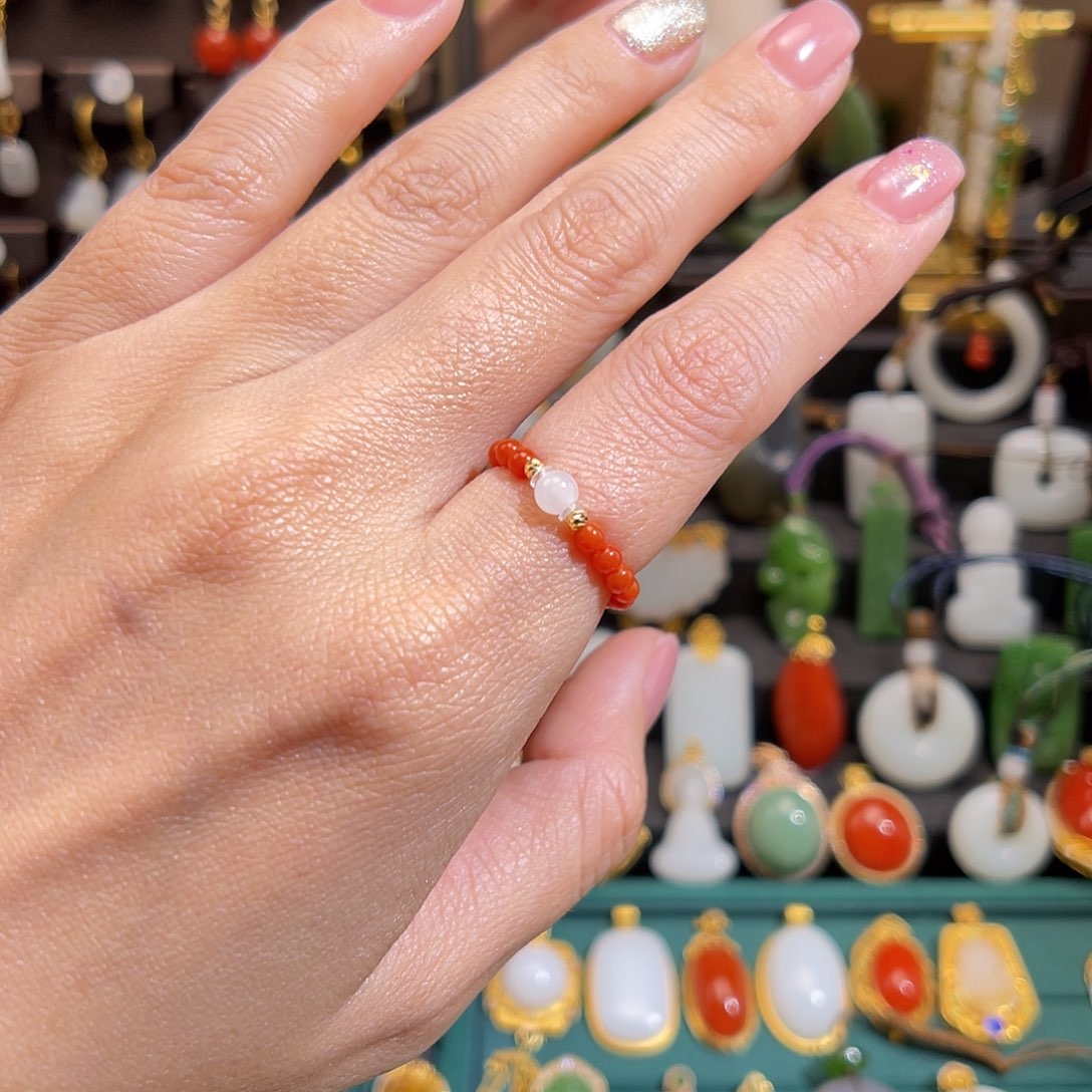 南红玛瑙戒指18K金镶嵌