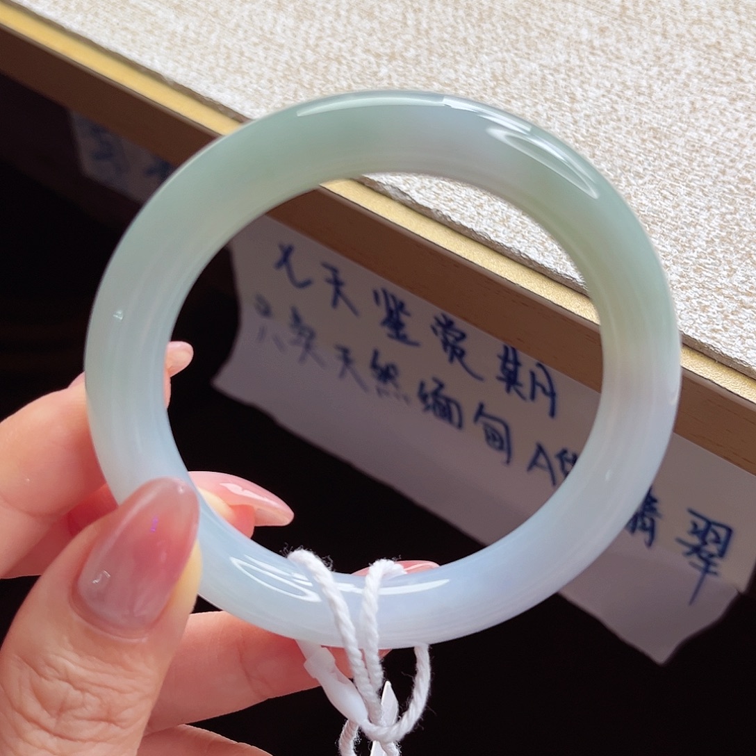 翡翠未镶嵌手镯手镯