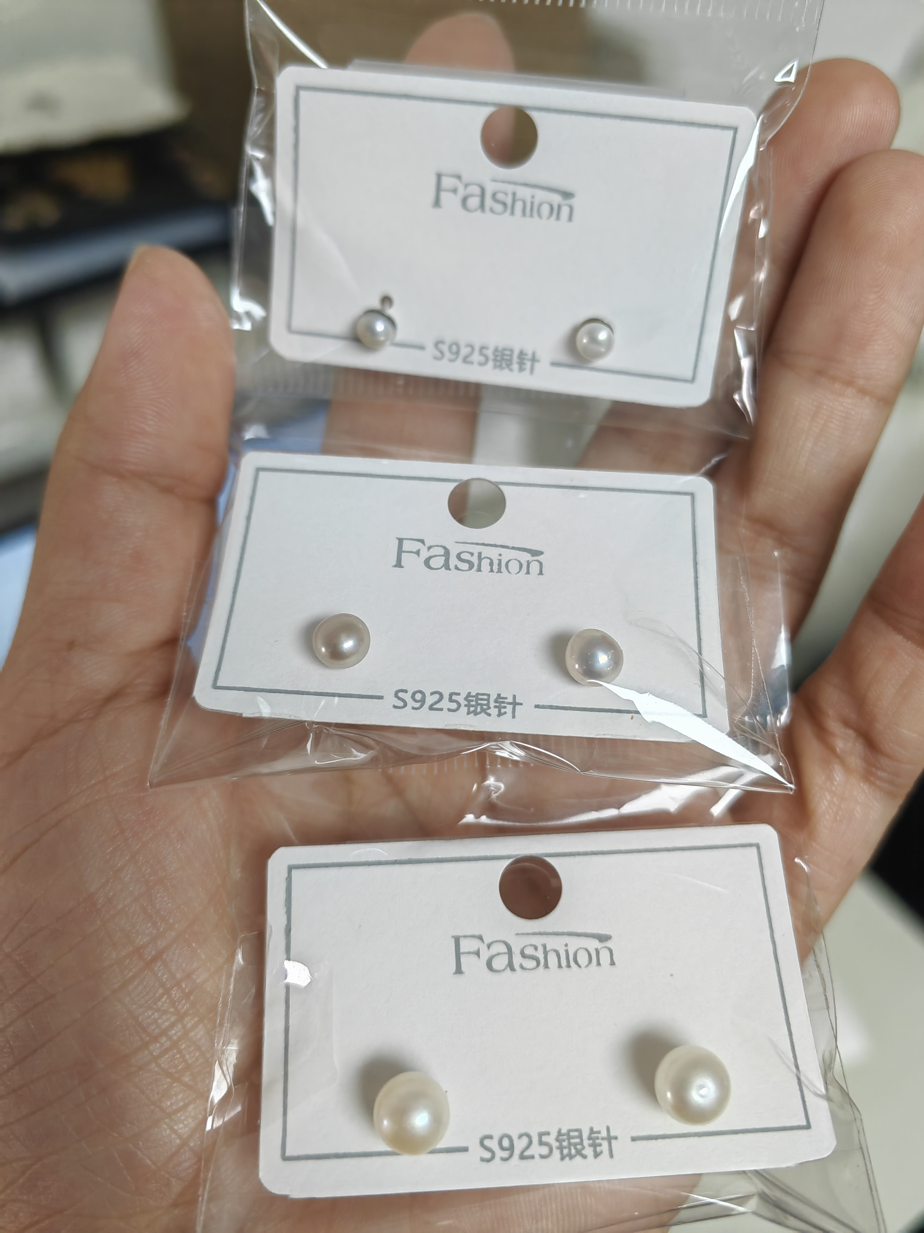 淡水珍珠S925银耳钉正圆馒头珠