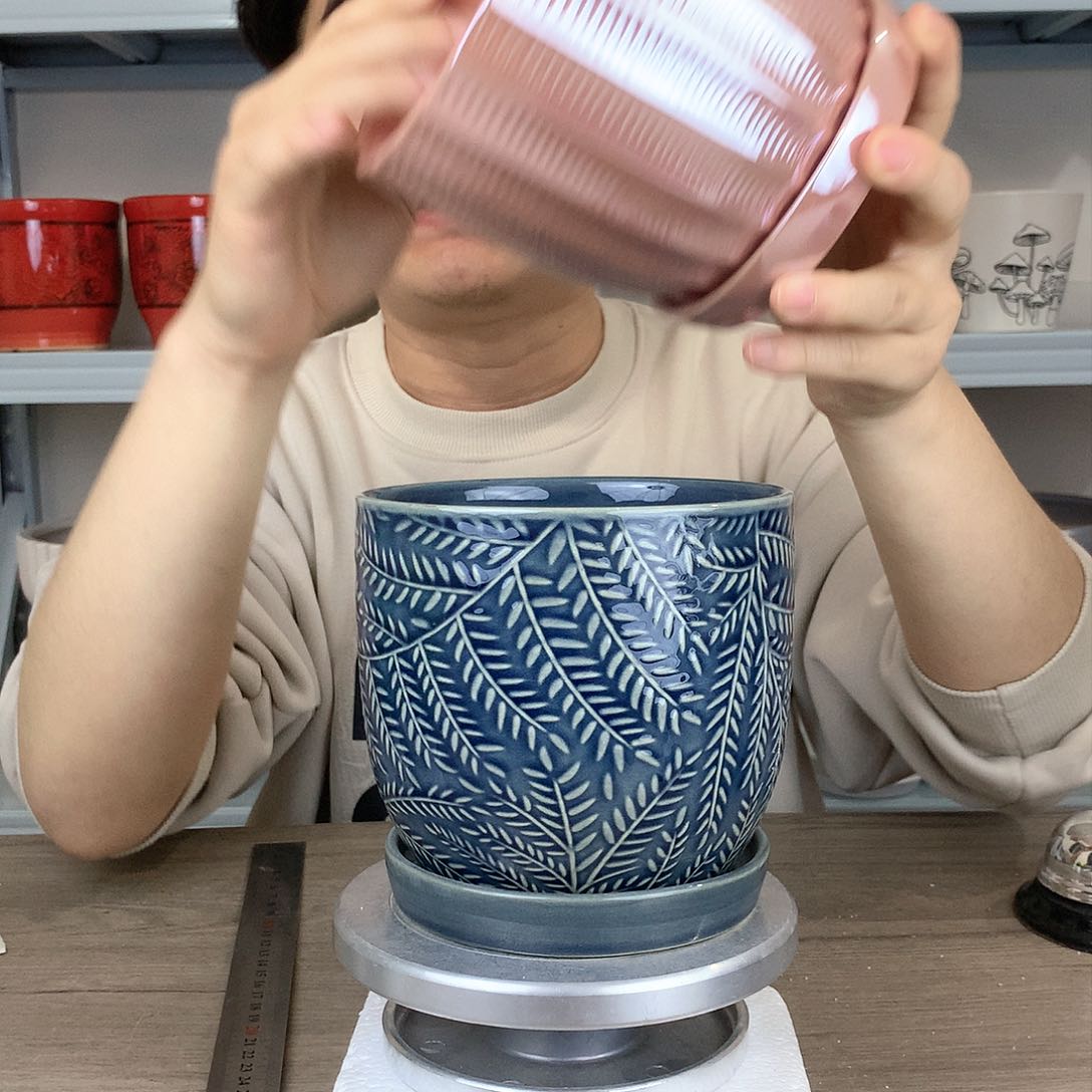 红陶树纹+电镀粉色14x13两个花盆。