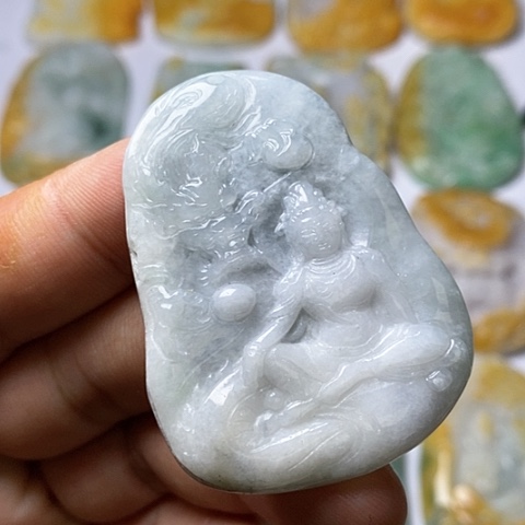 翡翠颈饰未镶嵌翡翠