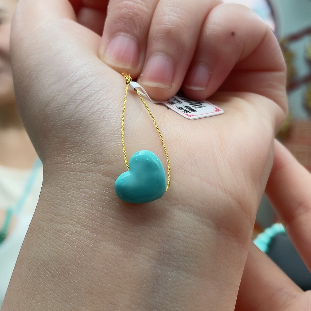 绿松石颈饰未镶嵌