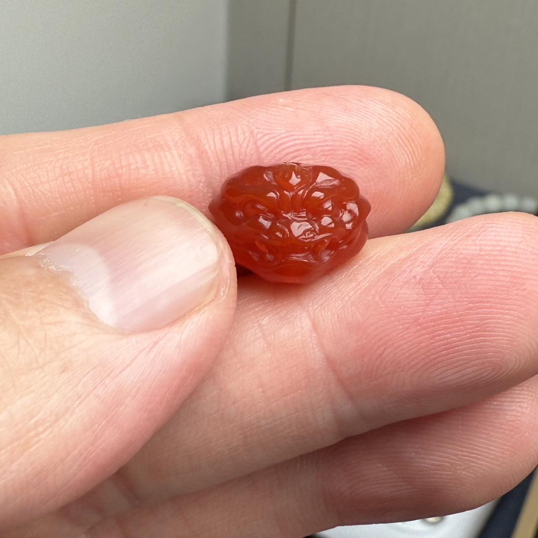 保山柿子红玛瑙瑞兽背云14×11×8mm