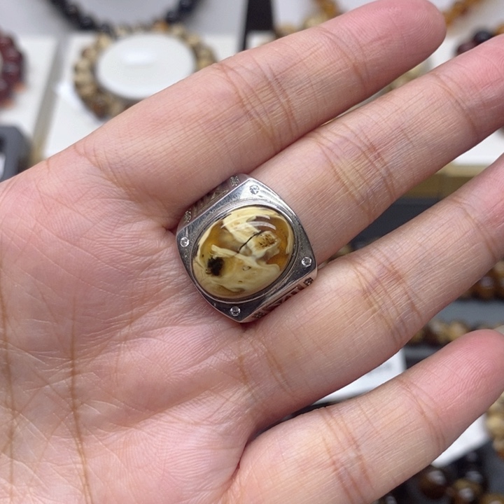 琥珀戒指未镶嵌琥珀