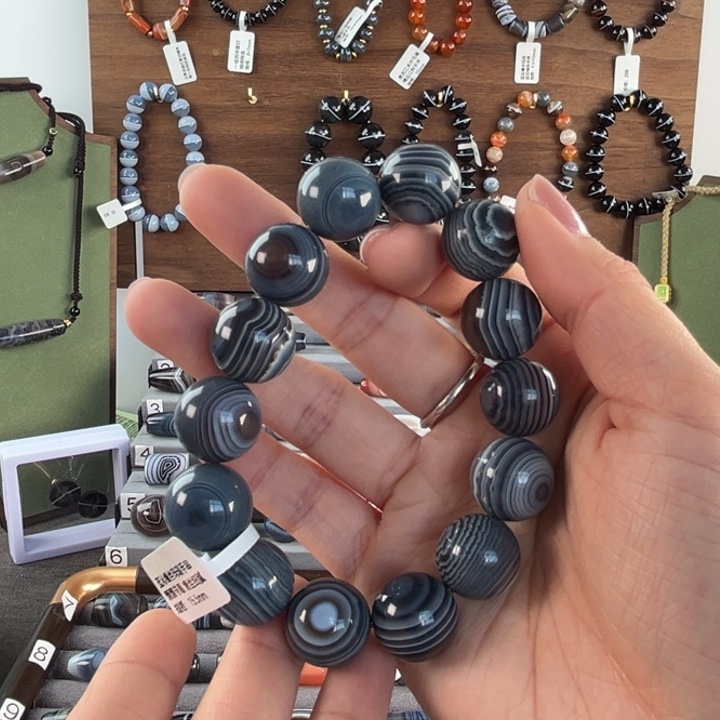 筱***沫玛瑙/玉髓合金颈饰